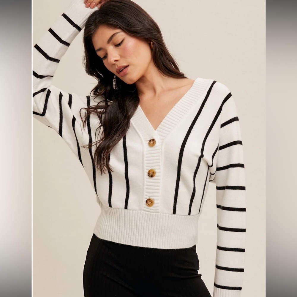 NWT Hem & Thread Striped Lace-Up Back Knit Sweater V Neck Cream Black